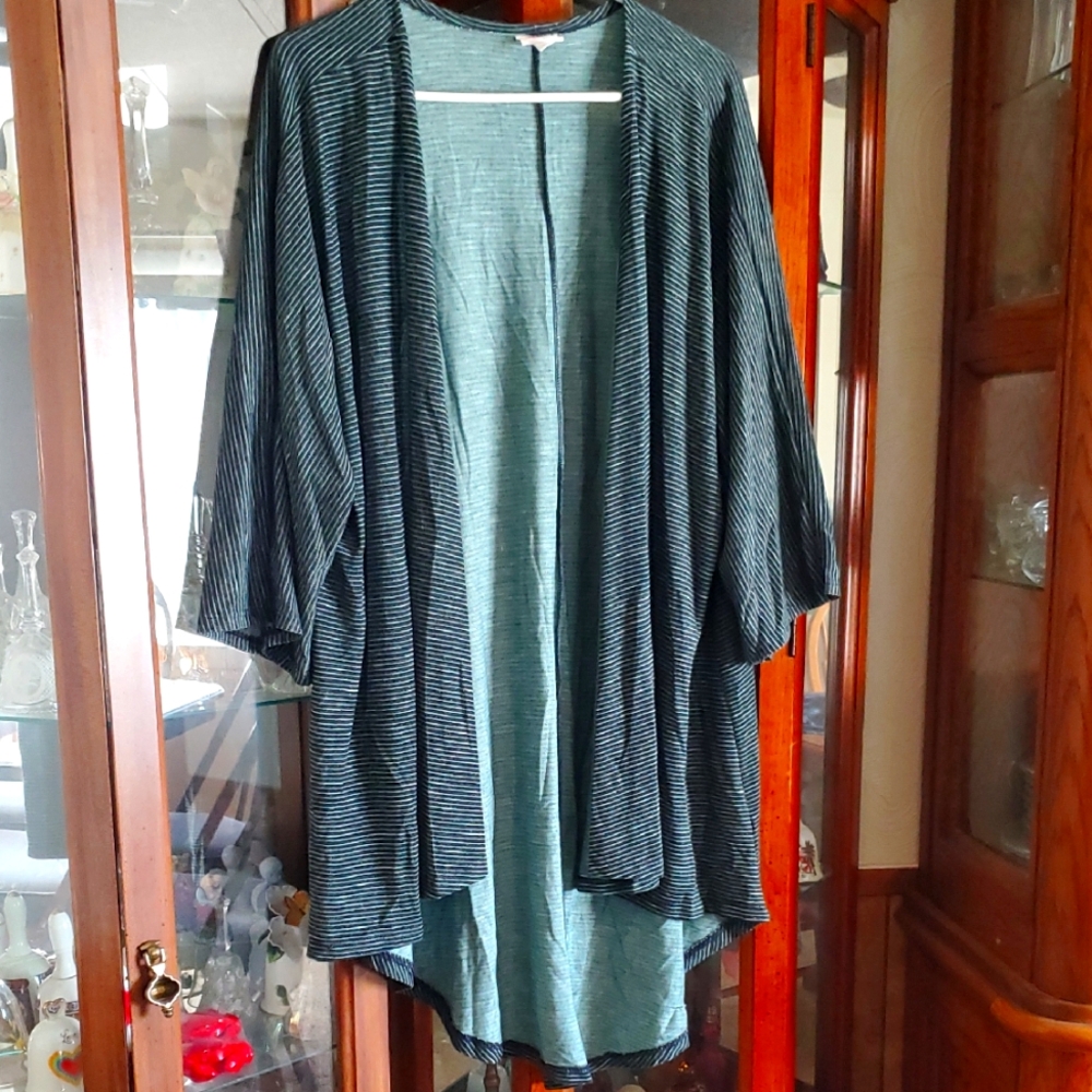KIM #10 (CH) NWOT LuLaRoe Lindsay Teal & Black Knit Kimono